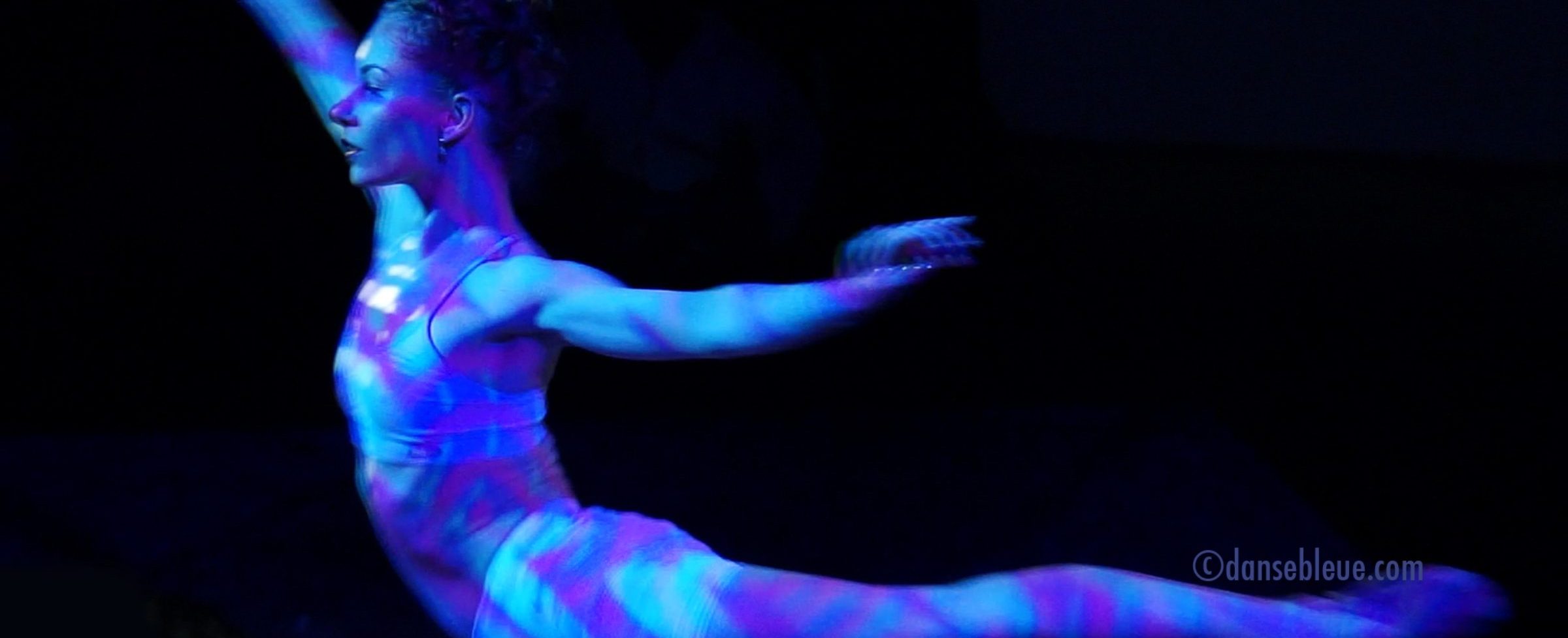 DANSE BLUE explores Light + Magic + Real Time Interactivity danse bleue